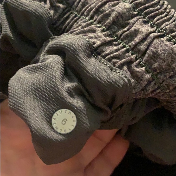 Lululemon shorts - Picture 4 of 4